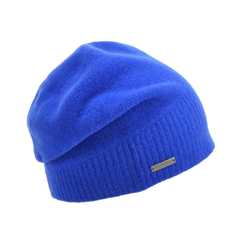 blue hat